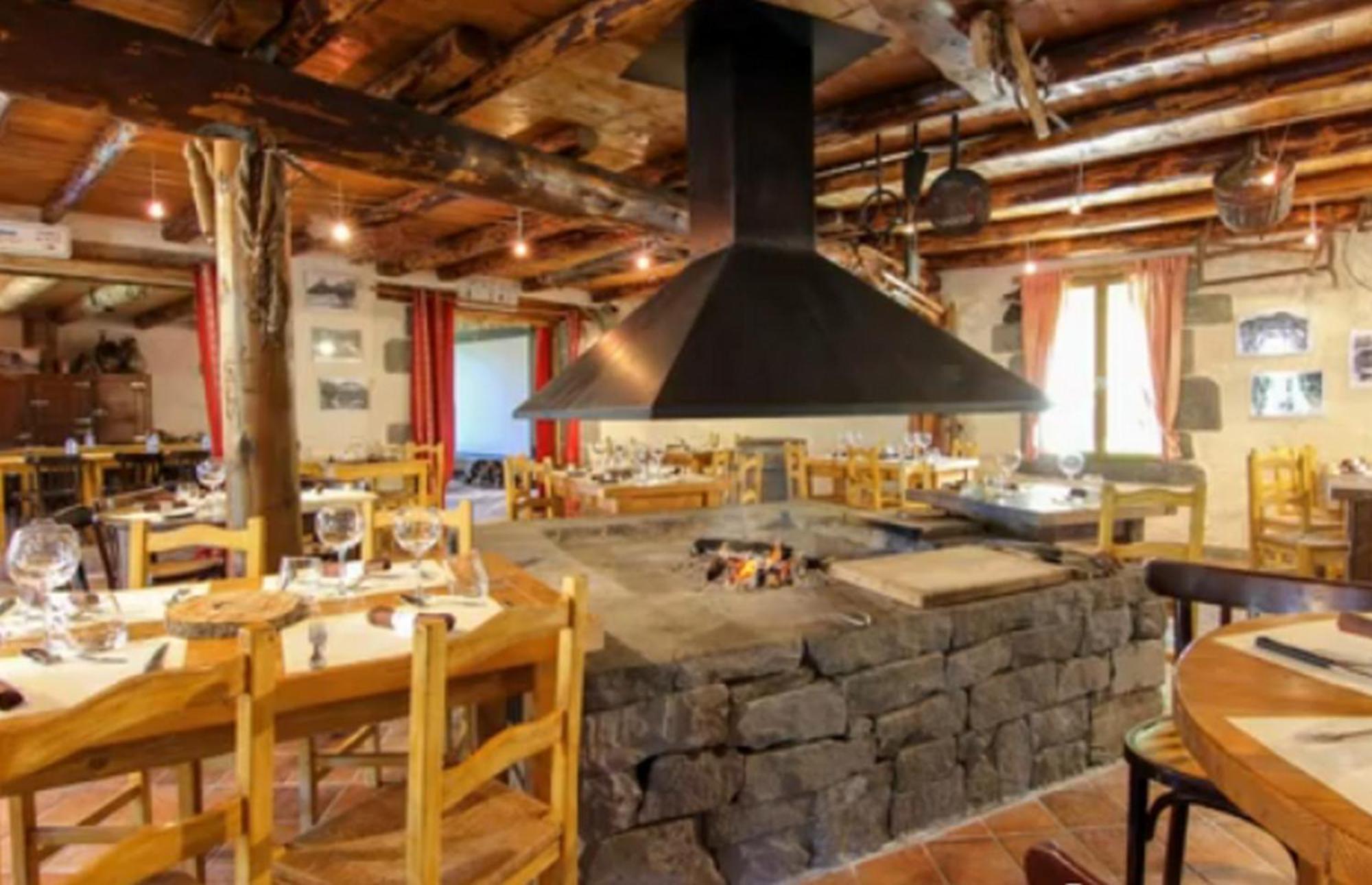 Aux 500 Diables Eco Lodge - Hotel Chambon-sur-Lac Exterior photo